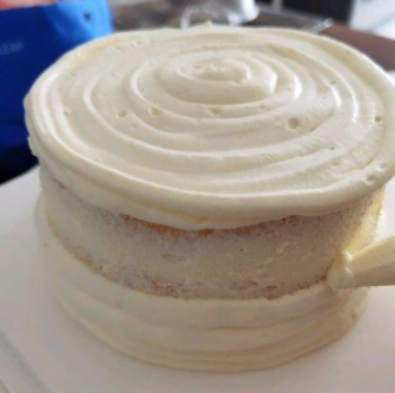 簡約款小清新奶油蛋糕，簡單易做，好吃又好看